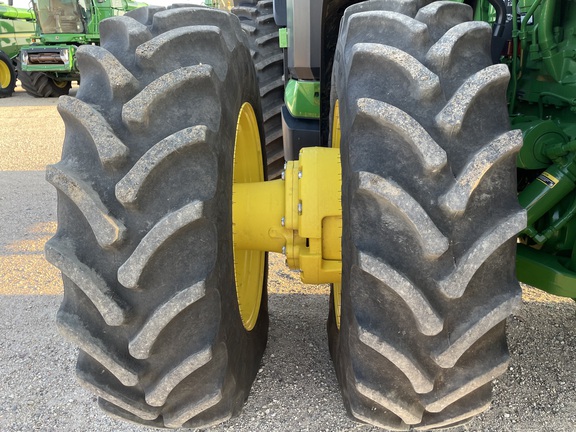 2023 John Deere 8R 370 Tractor