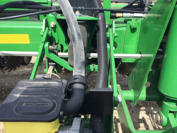 2013 John Deere 1770NT CCS Planter