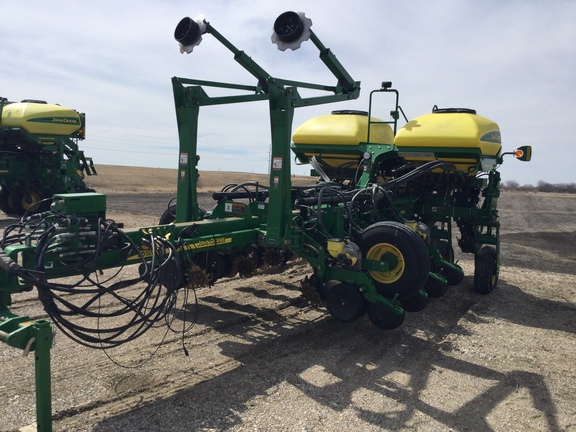 2013 John Deere 1770NT CCS Planter