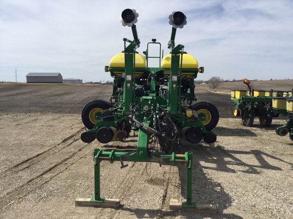 2013 John Deere 1770NT CCS Planter