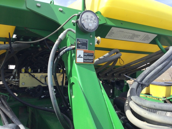 2013 John Deere 1770NT CCS Planter