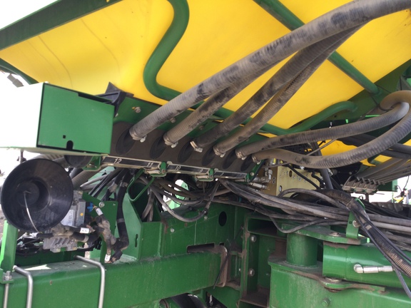 2013 John Deere 1770NT CCS Planter