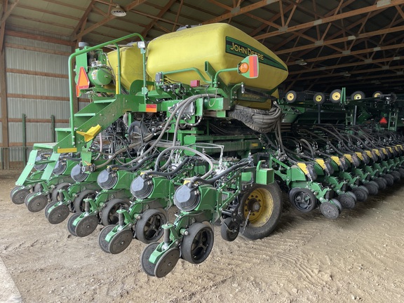 2014 John Deere DB90 Planter