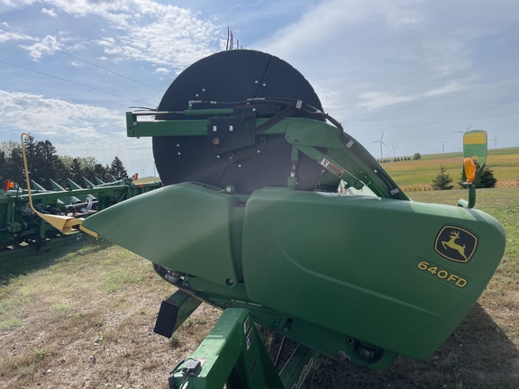 2013 John Deere 640FD Header Combine