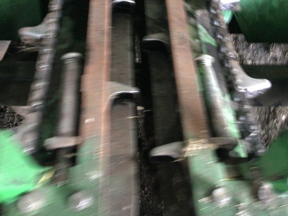 2010 John Deere 608C Header Corn Head