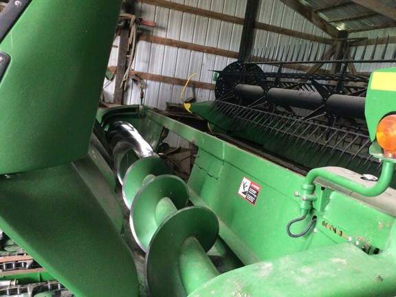 2010 John Deere 608C Header Corn Head