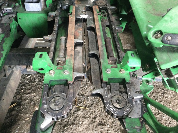 2010 John Deere 608C Header Corn Head