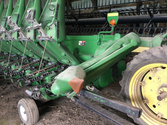 2010 John Deere 608C Header Corn Head