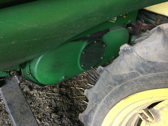 2010 John Deere 608C Header Corn Head