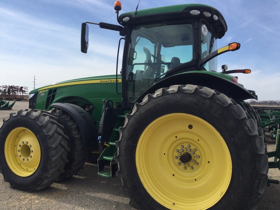 2019 John Deere 8370R Tractor