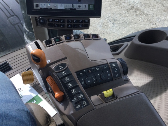 2019 John Deere 8370R Tractor