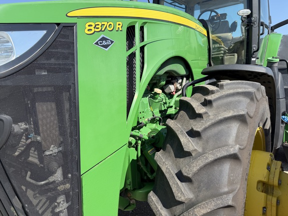 2019 John Deere 8370R Tractor
