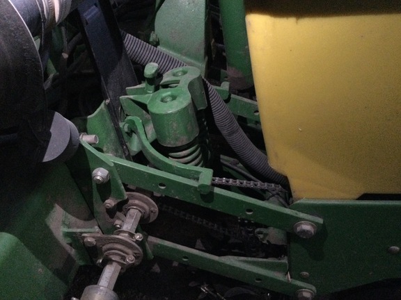 2002 John Deere 1760 Planter