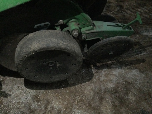 2002 John Deere 1760 Planter