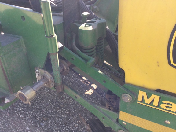 2002 John Deere 1760 Planter