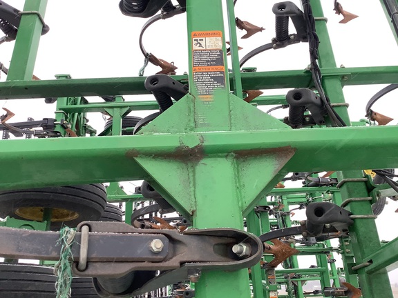 2014 John Deere 2210 Field Cultivator