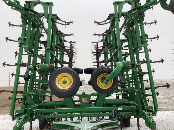 2014 John Deere 2210 Field Cultivator