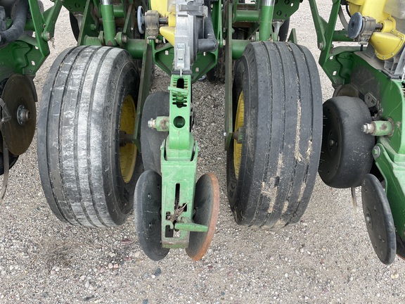 2010 John Deere 1790 Planter