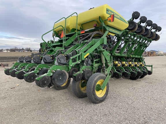 2010 John Deere 1790 Planter