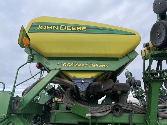 2010 John Deere 1790 Planter