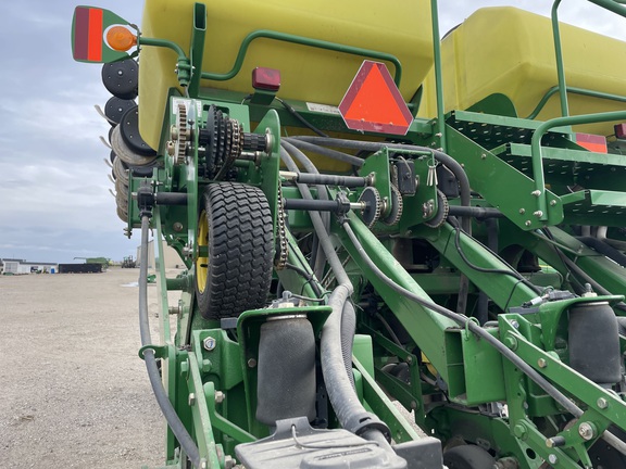 2010 John Deere 1790 Planter