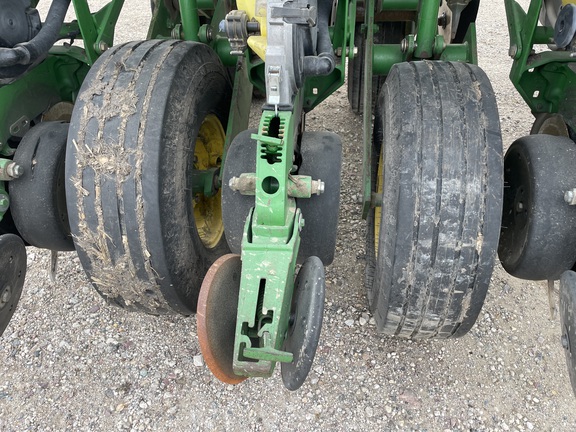 2010 John Deere 1790 Planter