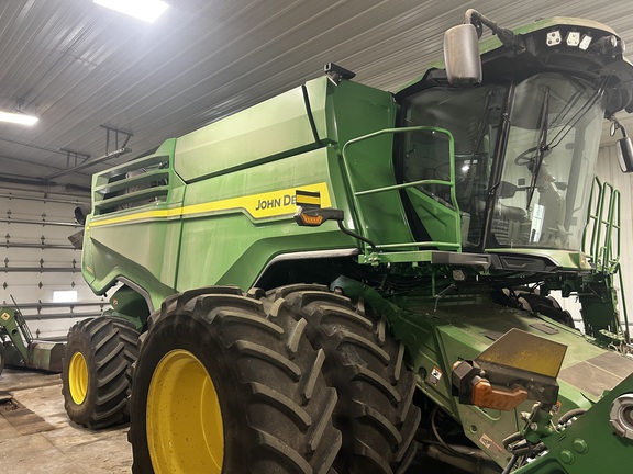 2024 John Deere X9 1000 Combine