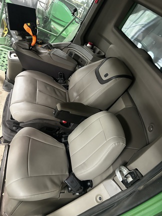 2024 John Deere X9 1000 Combine