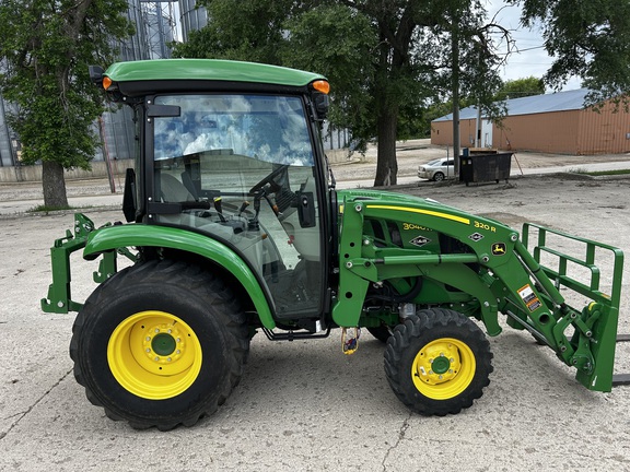 2024 John Deere 3046R Tractor Compact