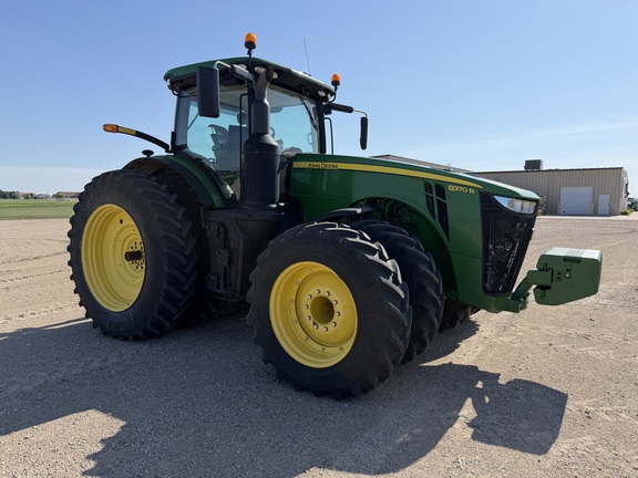2019 John Deere 8370R Tractor