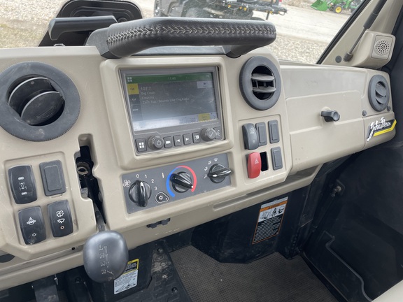 2022 John Deere XUV 835R ATV