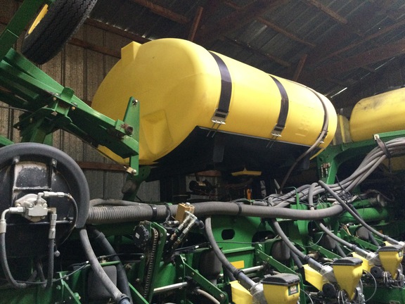 2010 John Deere 1770NT CCS Planter