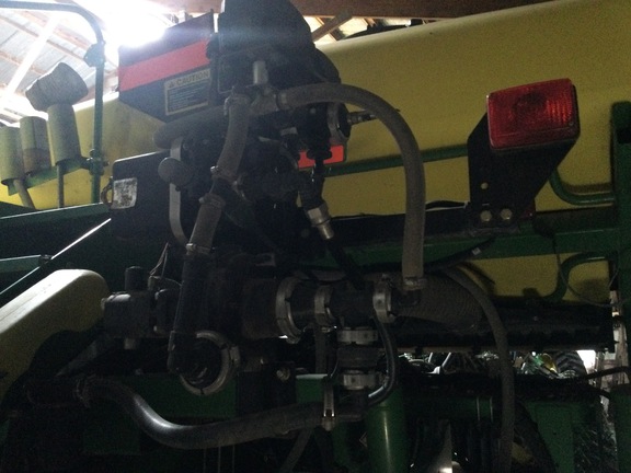 2010 John Deere 1770NT CCS Planter