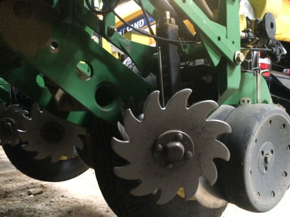 2010 John Deere 1770NT CCS Planter