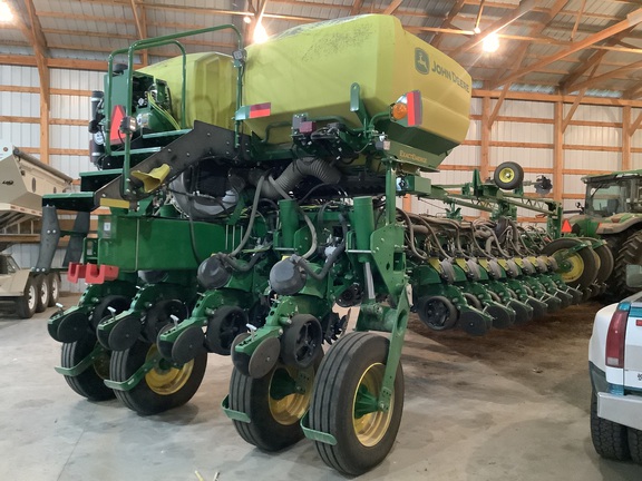 2024 John Deere 1775NT Planter