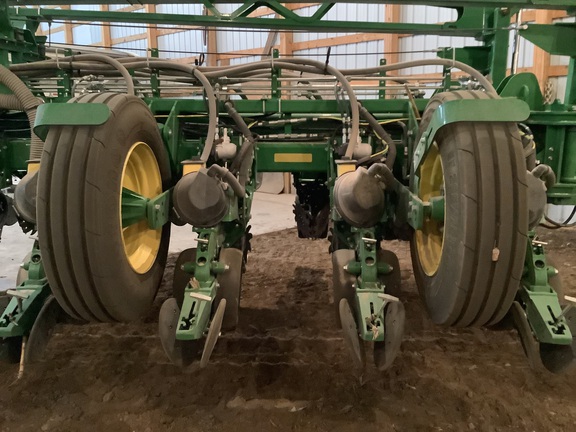 2024 John Deere 1775NT Planter
