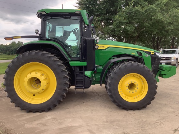 2024 John Deere 8R 370 Tractor