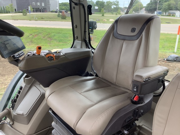 2024 John Deere 8R 370 Tractor