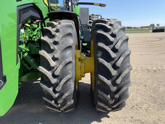 2024 John Deere 8R 370 Tractor