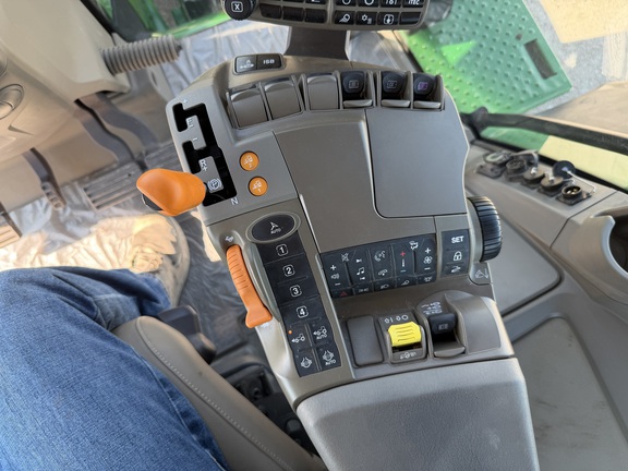 2024 John Deere 8R 370 Tractor