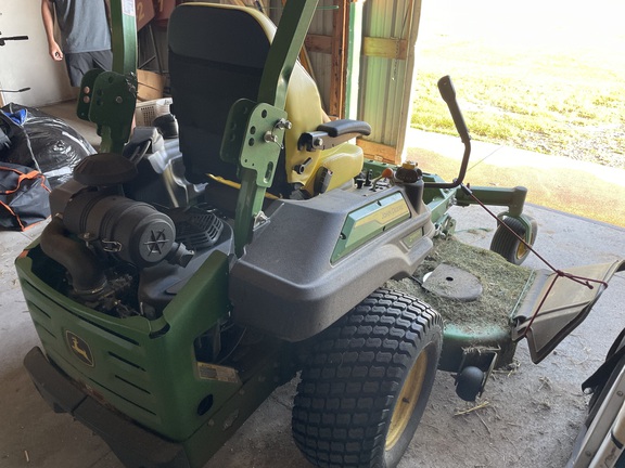2025 John Deere Z950R Mower/Zero Turn
