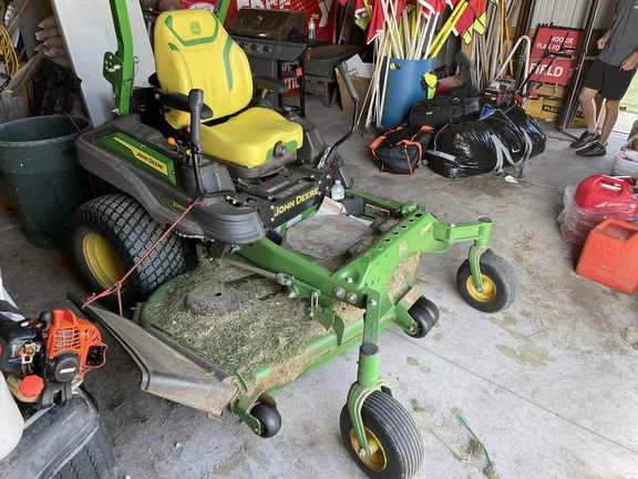 2025 John Deere Z950R Mower/Zero Turn