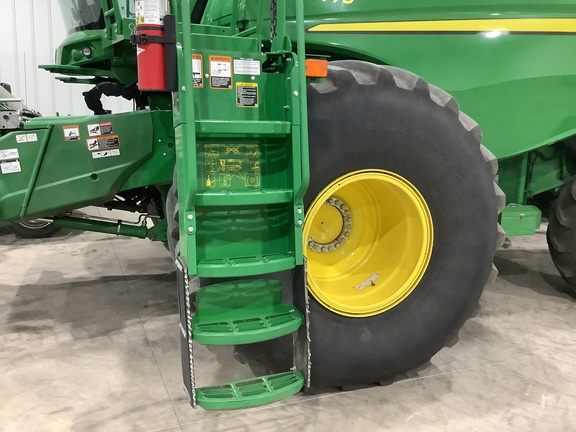 2020 John Deere S770 Combine