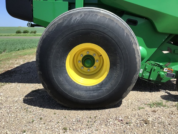 2023 John Deere 560M Baler/Round