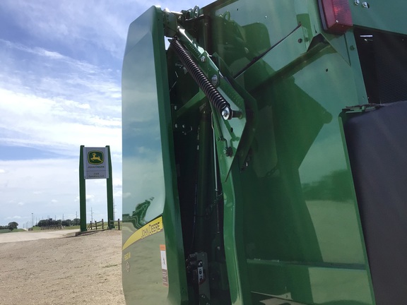 2023 John Deere 560M Baler/Round