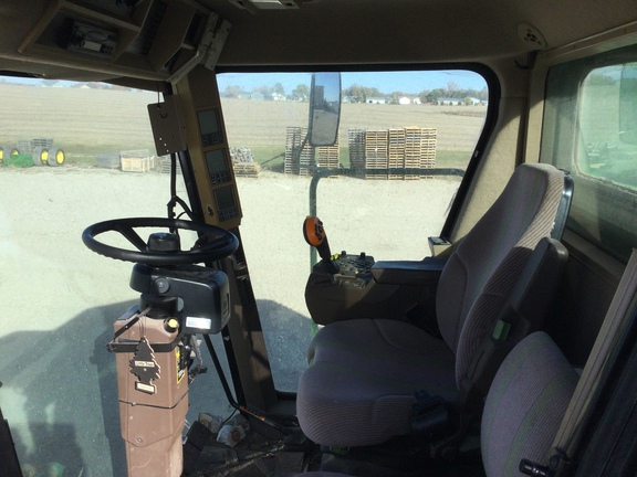 2007 John Deere 9560 STS Combine