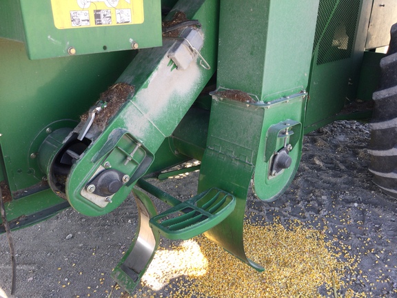 2007 John Deere 9560 STS Combine