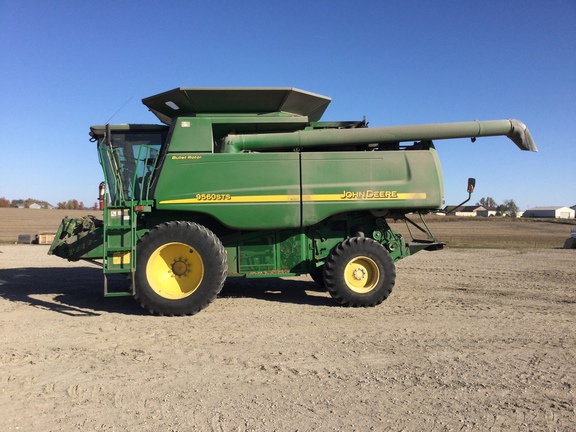 2007 John Deere 9560 STS Combine