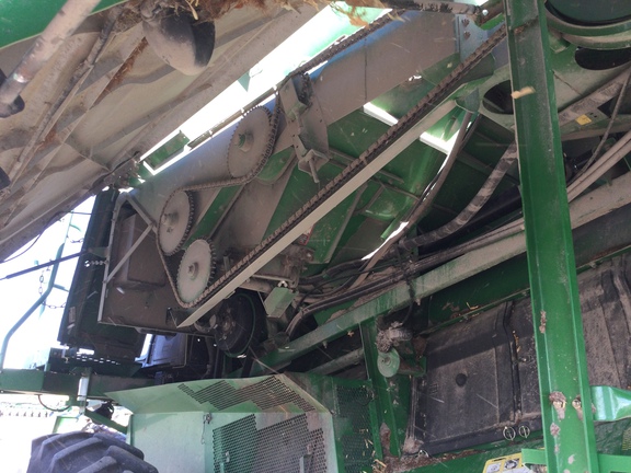 2007 John Deere 9560 STS Combine