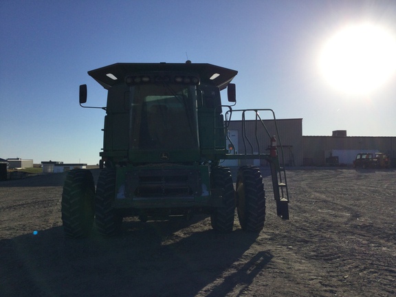 2007 John Deere 9560 STS Combine